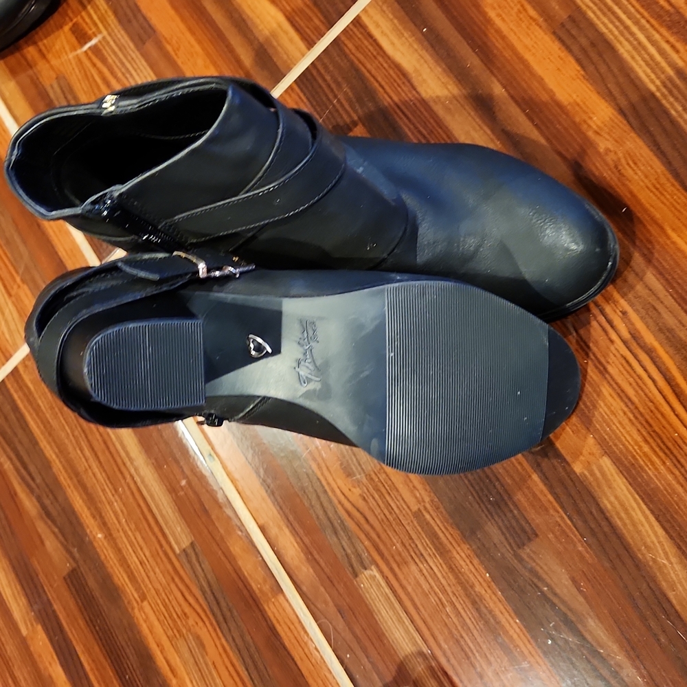 Ankle boots - Picture 2 of 3